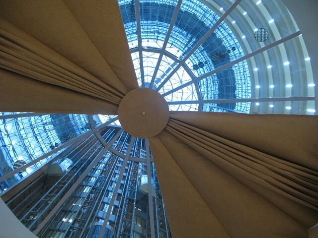 Потолочное и объемное остекление