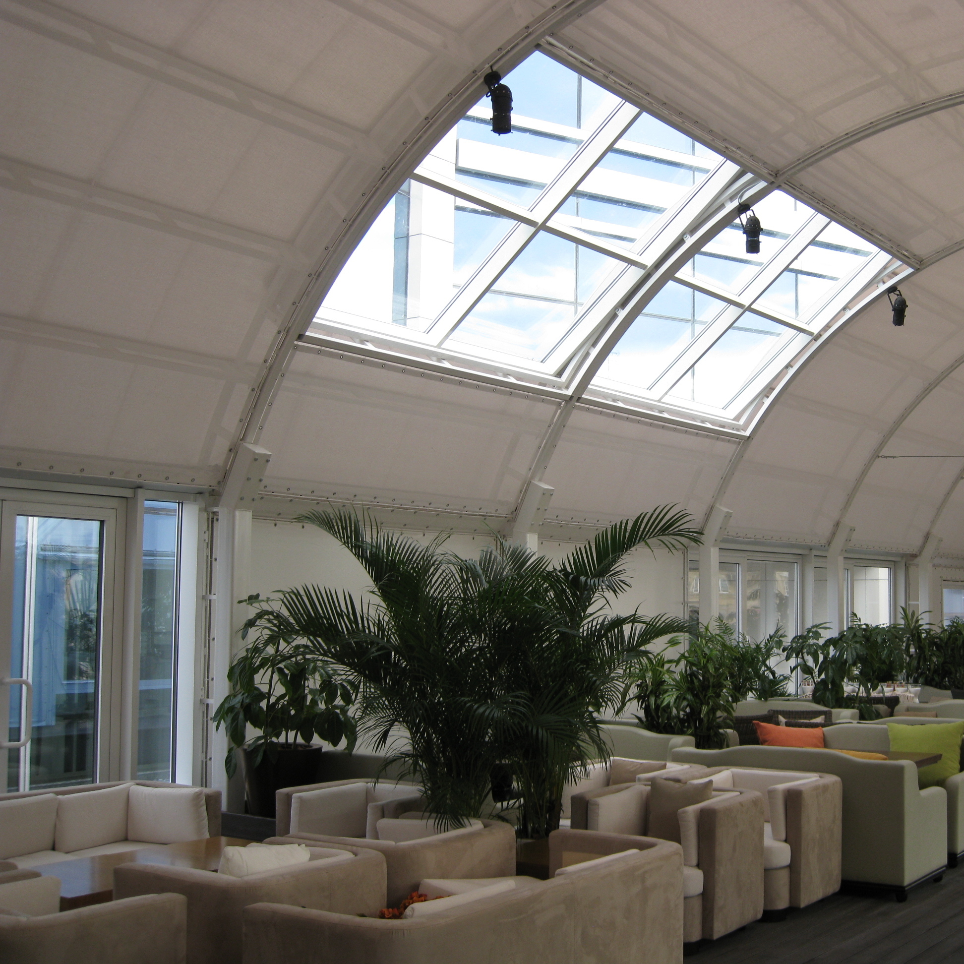 Потолочное и объемное остекление